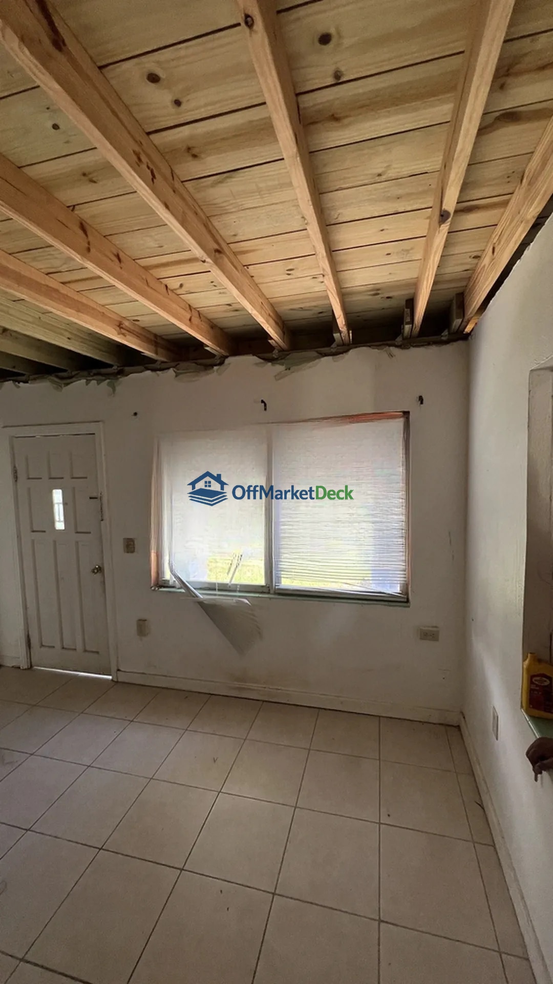 Off-market house in Clearwater, Florida — 2 beds, 1 bath, $164,990 — photo 4 of 8