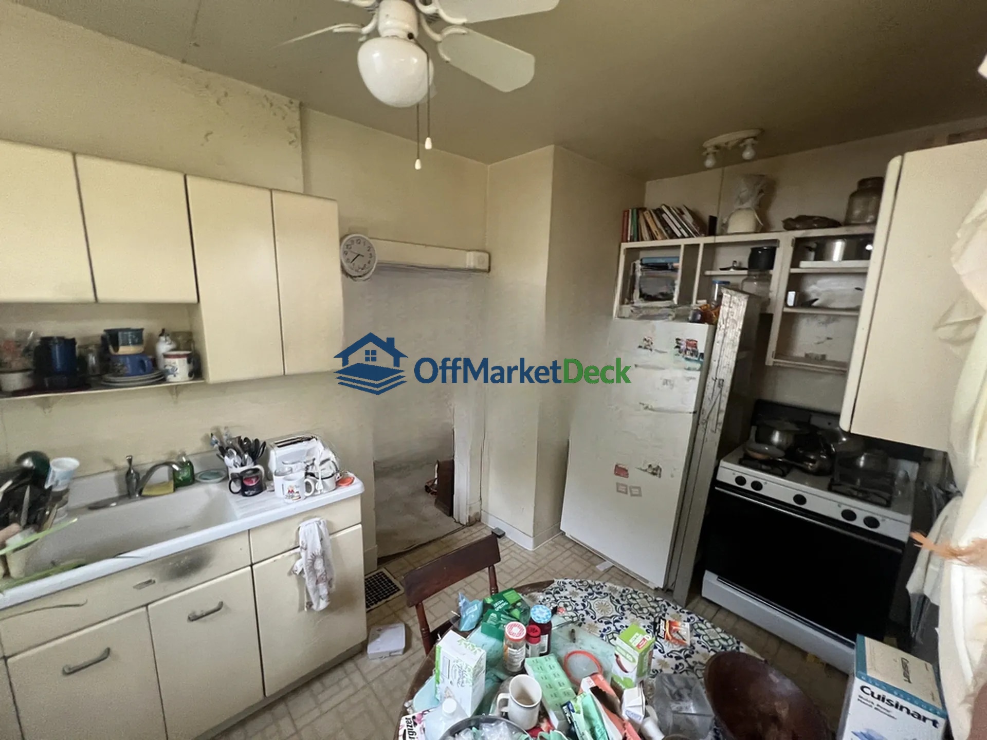 Off-market house in Baltimore, Maryland — 3 beds, 1 bath, $155,000 — photo 3 of 8