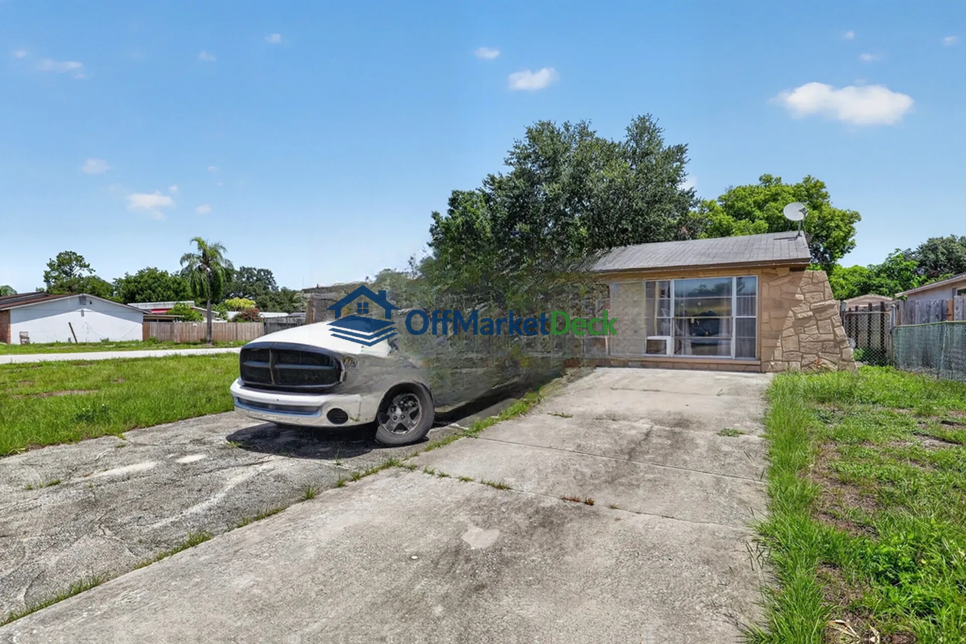 Off-market house in Tampa, Florida — 4 beds, 3 baths, $334,990 — photo 4 of 8