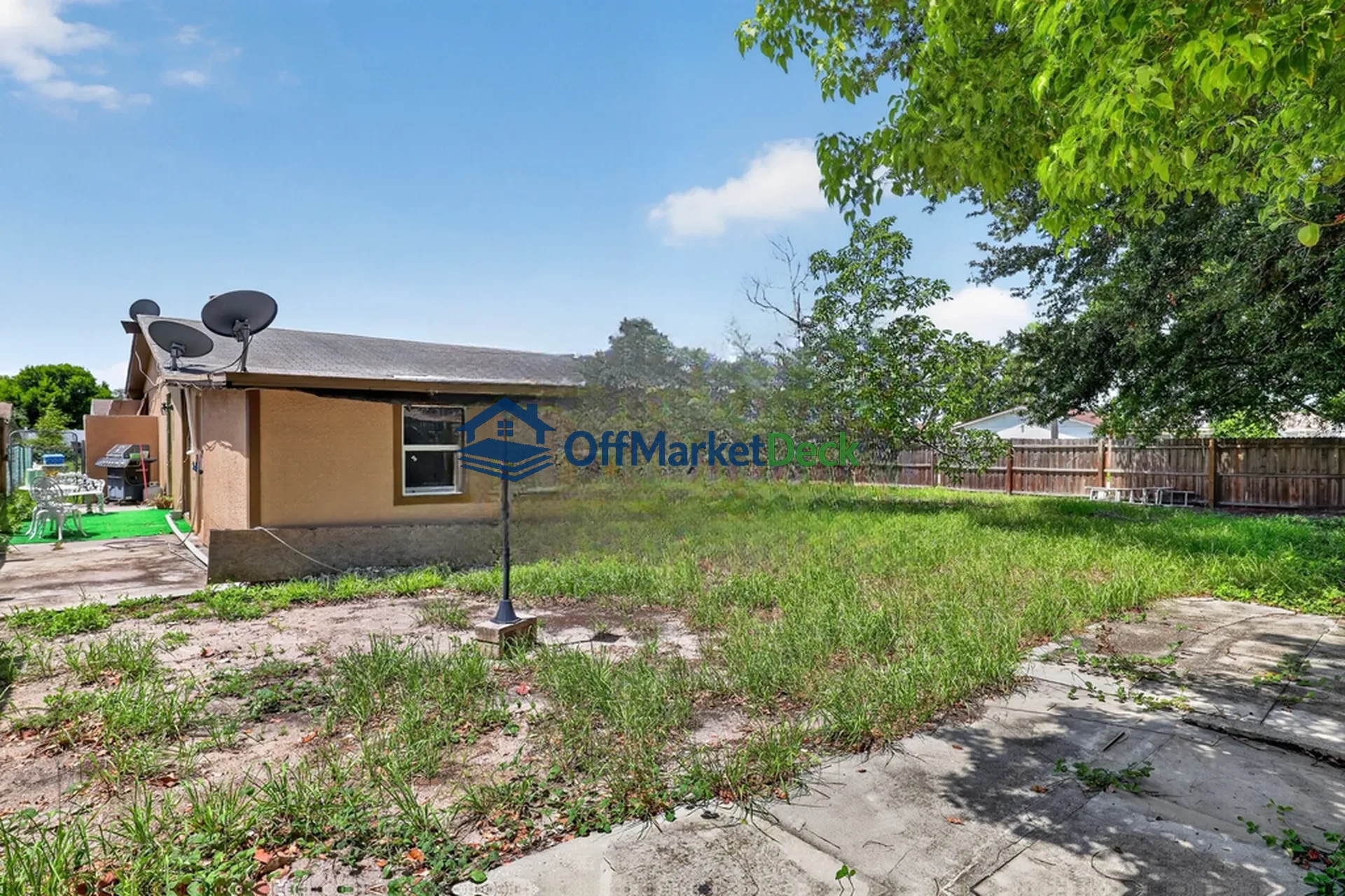 Off-market house in Tampa, Florida — 4 beds, 3 baths, $334,990 — photo 6 of 8