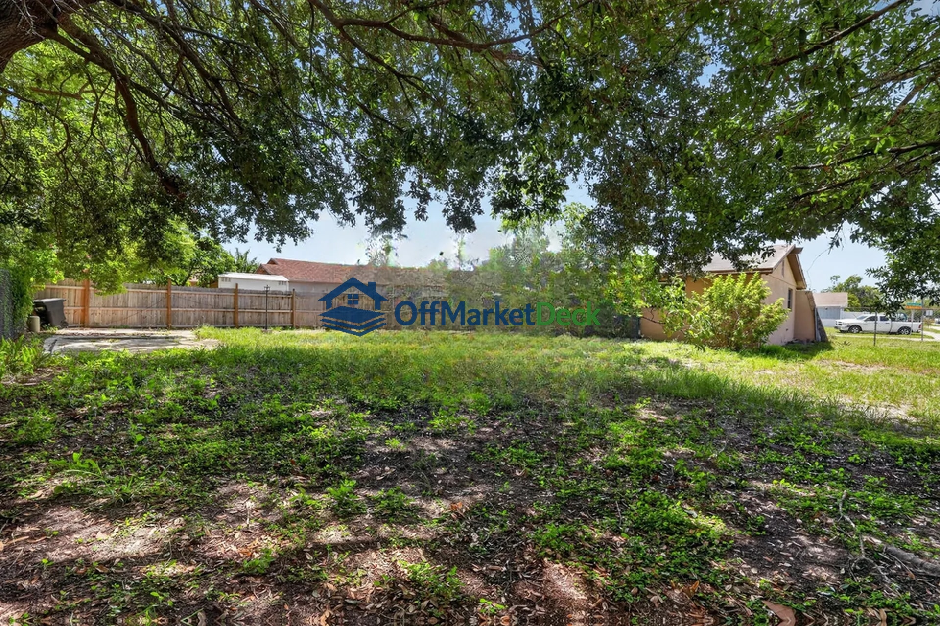 Off-market house in Tampa, Florida — 4 beds, 3 baths, $334,990 — photo 7 of 8