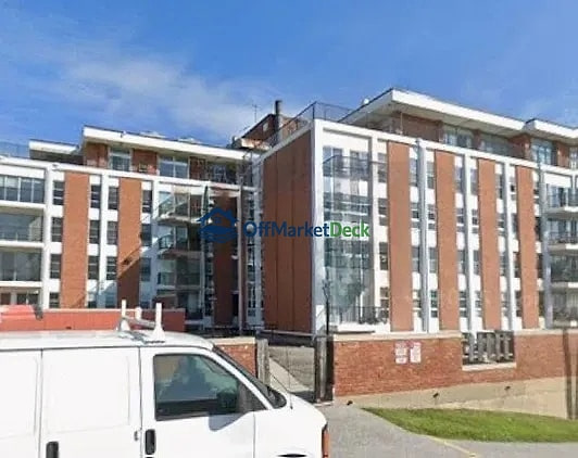 Off-market condo in Baltimore, Maryland — 2 beds, 2 baths, $55,000 — photo 2 of 5