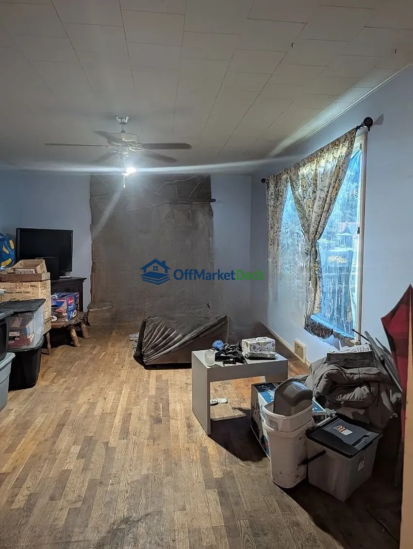 Off-market house in Kettle Falls, Washington — 2 beds, 1 bath, $149,900 — photo 2 of 8