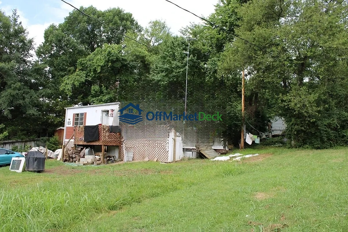 Off-market mobile in Forsyth, Missouri — 2 beds, 1 bath, $39,000 — photo 4 of 8