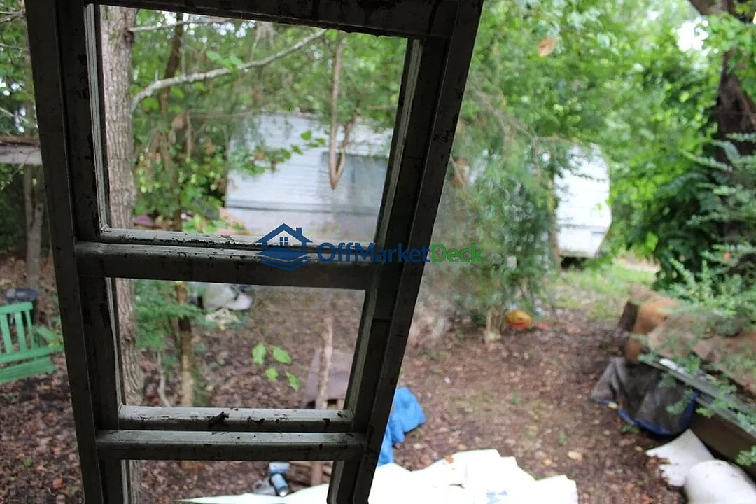 Off-market mobile in Forsyth, Missouri — 2 beds, 1 bath, $39,000 — photo 8 of 8