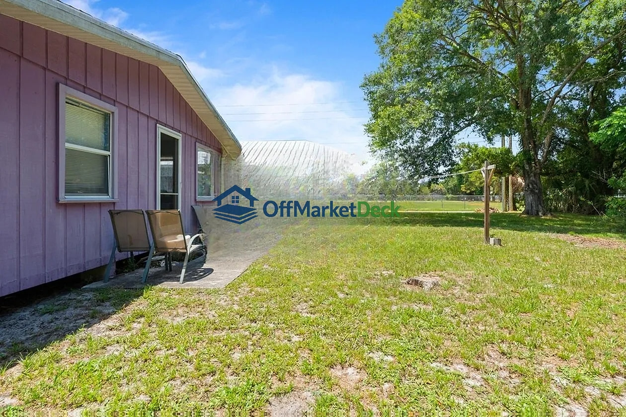 Off-market house in Fort Pierce, Florida — 3 beds, 1 bath, $175,000 — photo 5 of 8
