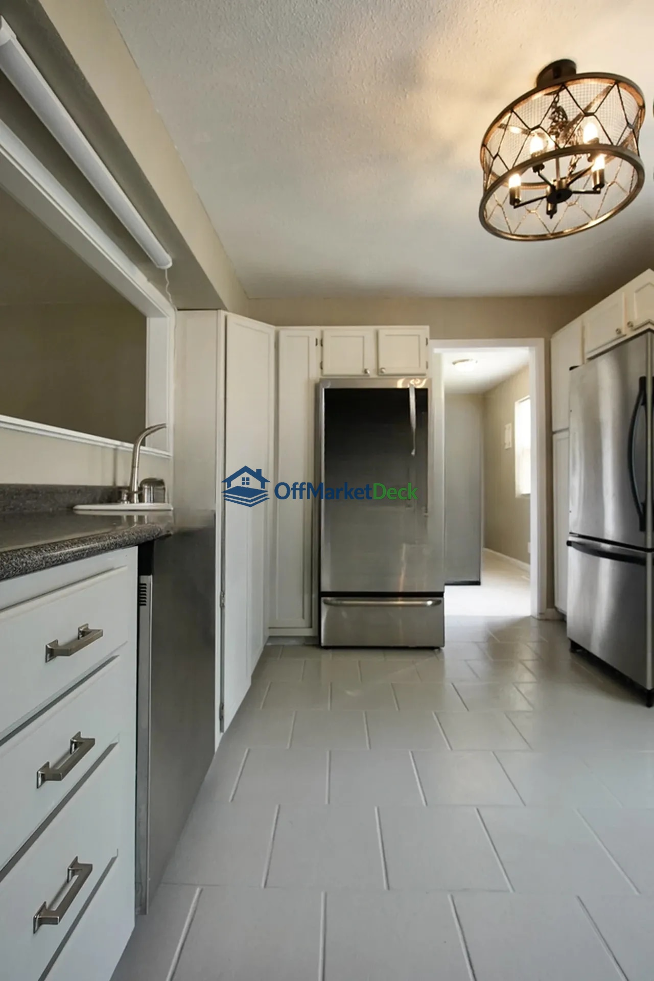 Off-market house in Casper, Wyoming — 2 beds, 1.5 baths, $230,000 — photo 5 of 8