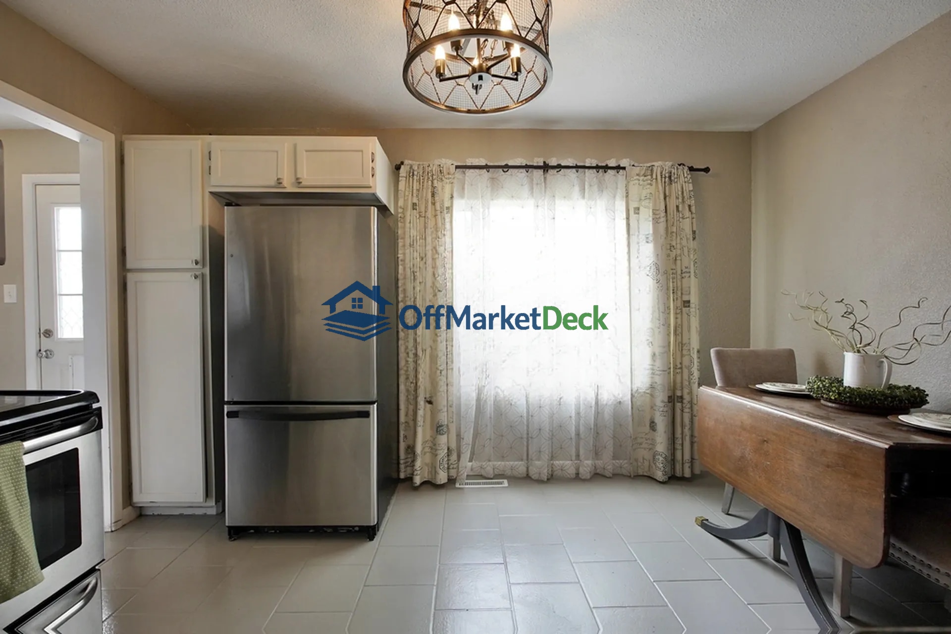 Off-market house in Casper, Wyoming — 2 beds, 1.5 baths, $230,000 — photo 6 of 8