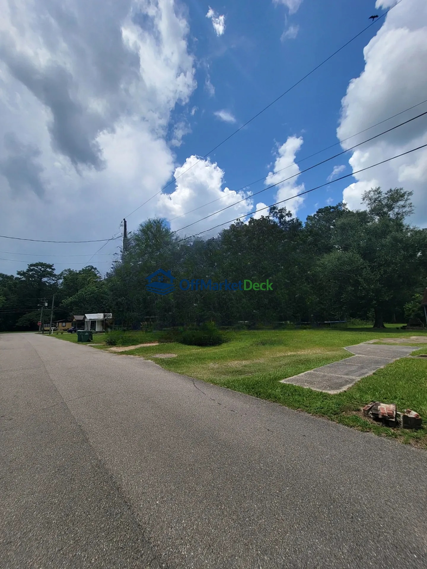 Off-market house in Picayune, Mississippi — 3 beds, 2 baths, $45,000 — photo 2 of 8