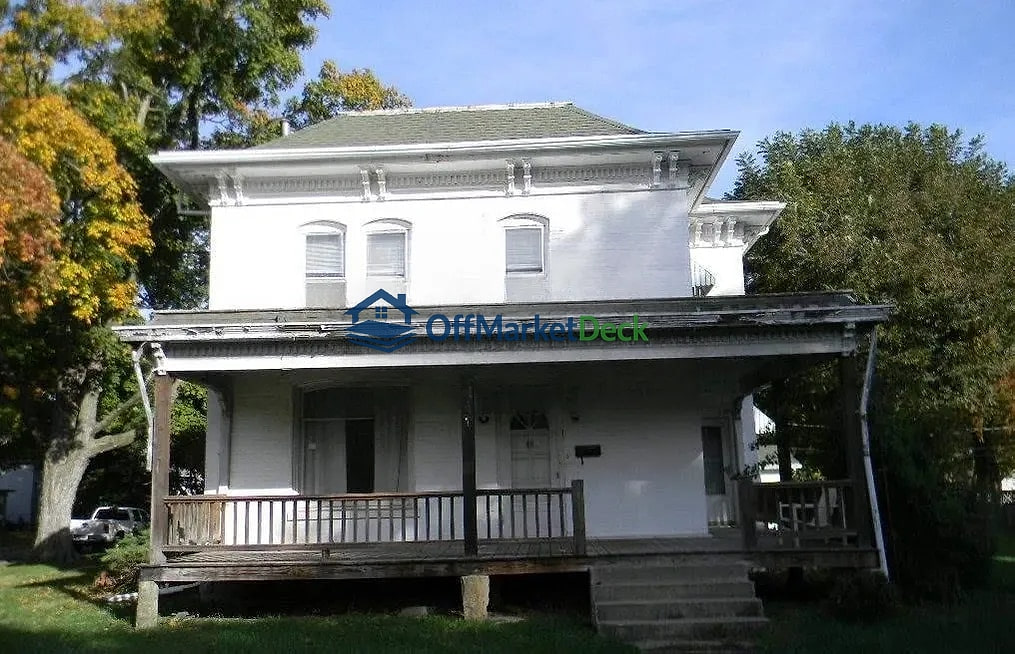 Off-market house in Hiawatha, Kansas — 3 beds, 1.5 baths, $50,000