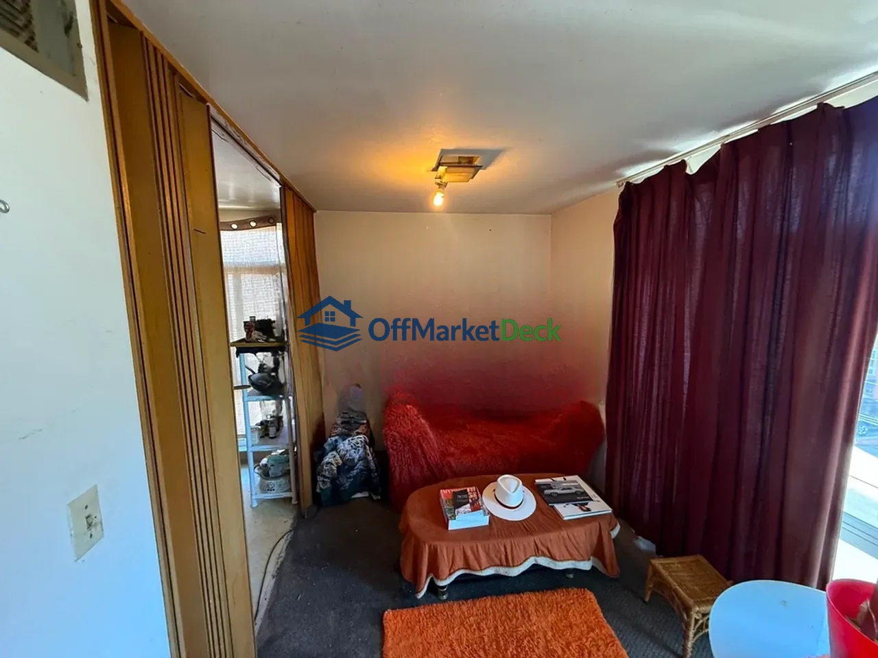 Off-market townhome in Oakland, California — 1 bed, 1 bath, $199,900 — photo 7 of 8