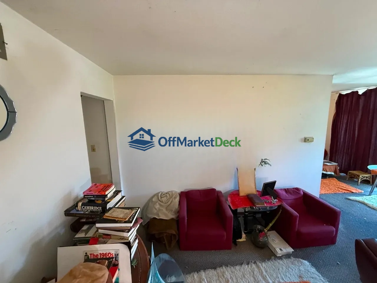 Off-market townhome in Oakland, California — 1 bed, 1 bath, $199,900 — photo 4 of 8