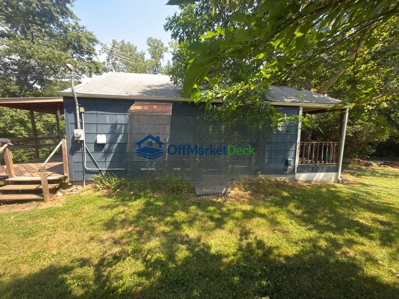 Off-market house in Kansas City, Missouri — 2 beds, 1 bath, $71,900 — photo 2 of 8