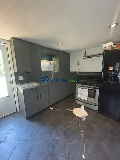 Off-market house in Kansas City, Missouri — 2 beds, 1 bath, $71,900 — photo 8 of 8