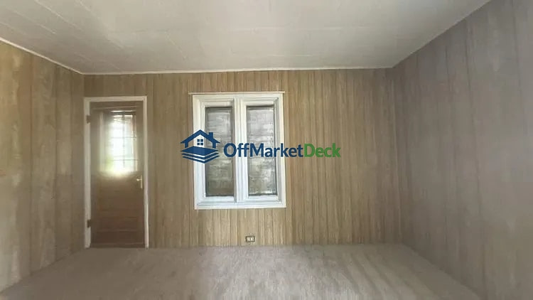 Off-market house in Sayre, Pennsylvania — 1 bed, 1 bath, $60,000 — photo 4 of 8
