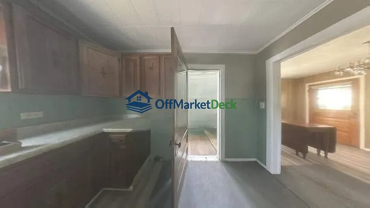 Off-market house in Sayre, Pennsylvania — 1 bed, 1 bath, $60,000 — photo 6 of 8
