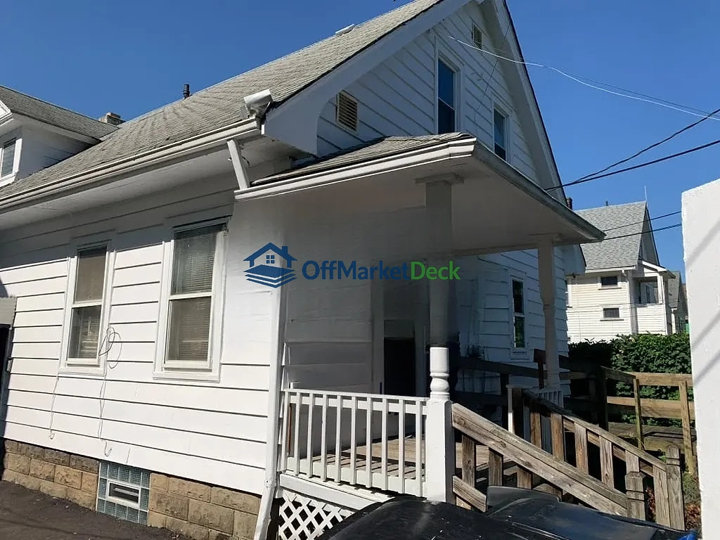 Off-market house in Cleveland, Ohio — 4 beds, 1 bath, $79,000 — photo 6 of 8