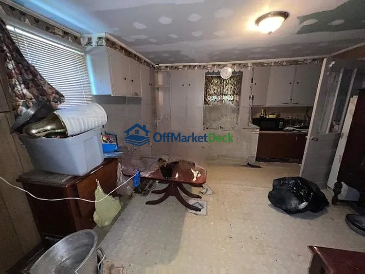 Off-market house in Hopkinsville, Kentucky — 3 beds, 1 bath, $57,100 — photo 5 of 8