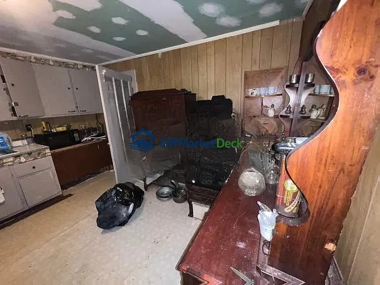 Off-market house in Hopkinsville, Kentucky — 3 beds, 1 bath, $57,100 — photo 4 of 8