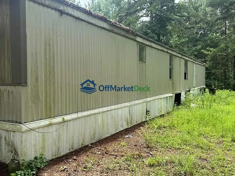 Off-market house in Altoona, Alabama — 3 beds, 2 baths, $55,400 — photo 3 of 8