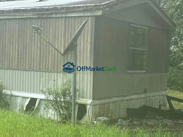 Off-market house in Altoona, Alabama — 3 beds, 2 baths, $55,400 — photo 5 of 8