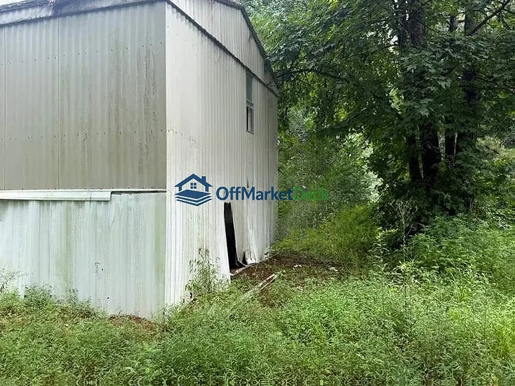 Off-market house in Altoona, Alabama — 3 beds, 2 baths, $55,400 — photo 4 of 8