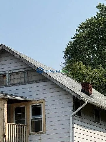 Off-market multi family in Cleveland, Ohio — 4 beds, 2 baths, $109,000 — photo 2 of 8