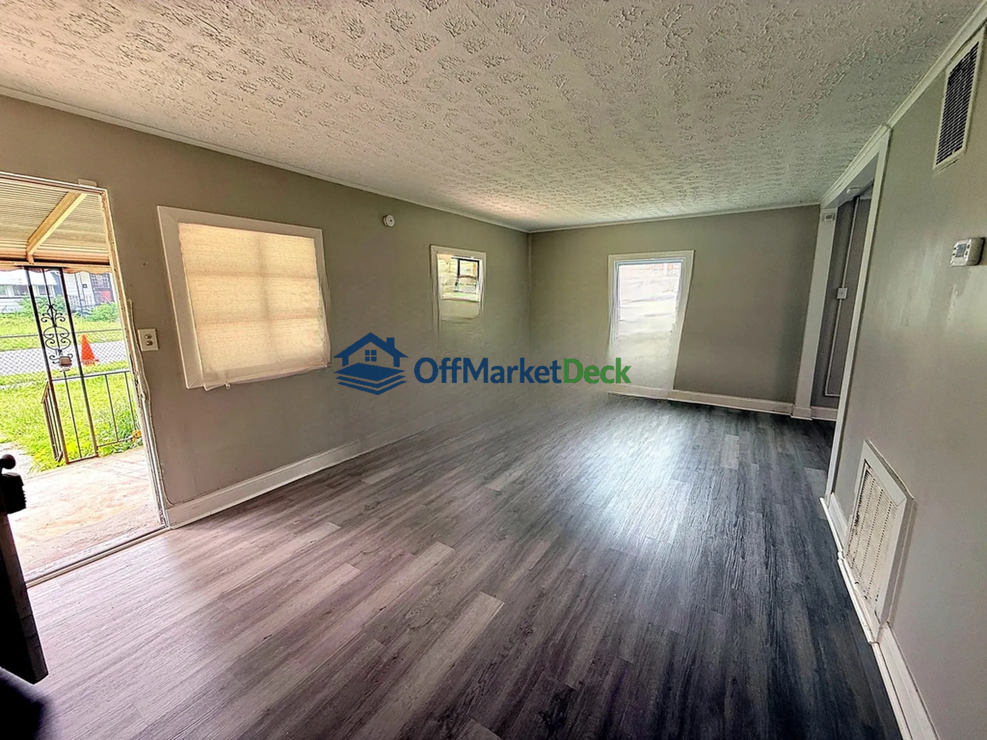 Off-market house in Cleveland, Ohio — 3 beds, 1 bath, $89,000 — photo 4 of 8