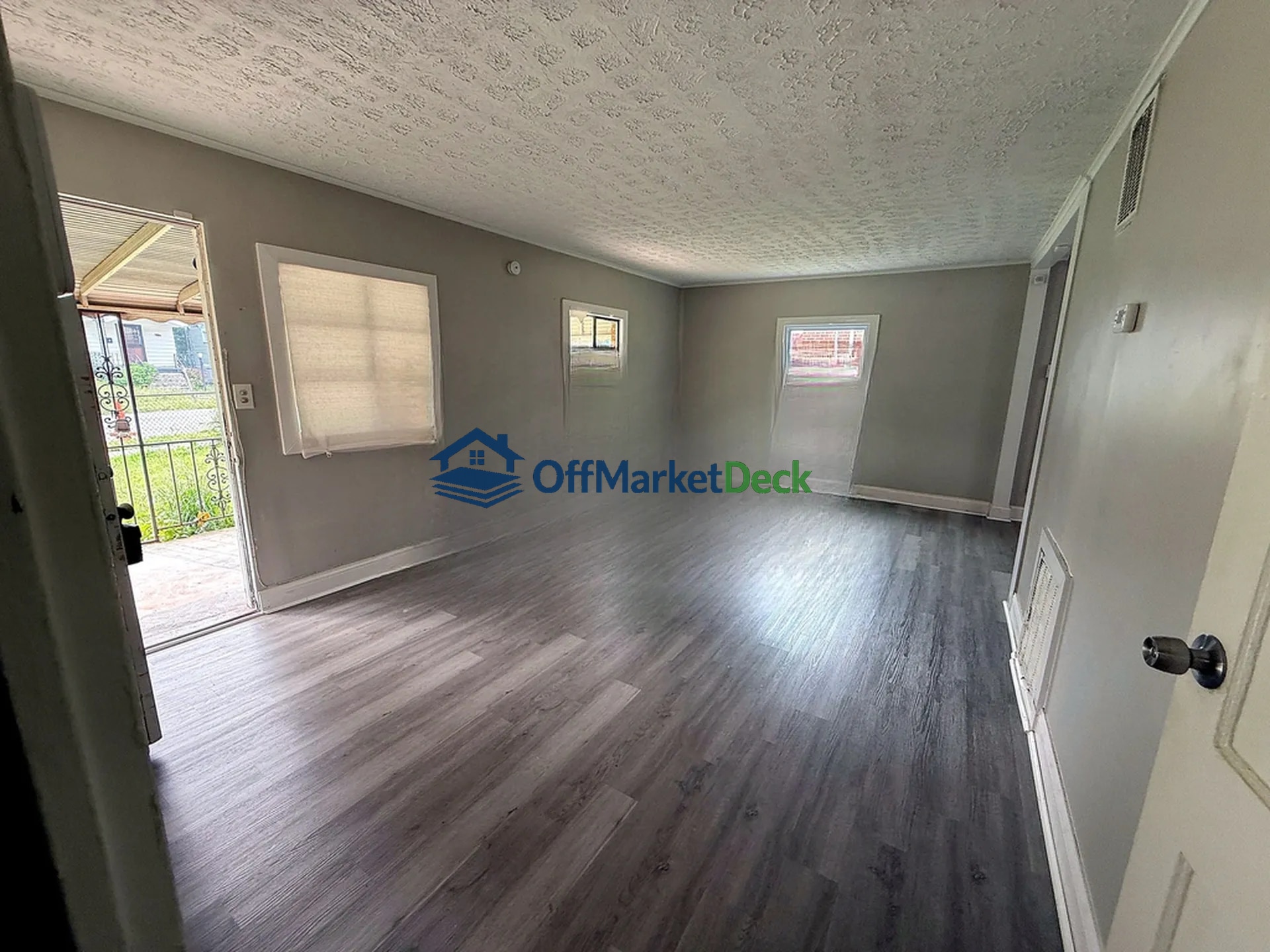 Off-market house in Cleveland, Ohio — 3 beds, 1 bath, $89,000 — photo 3 of 8