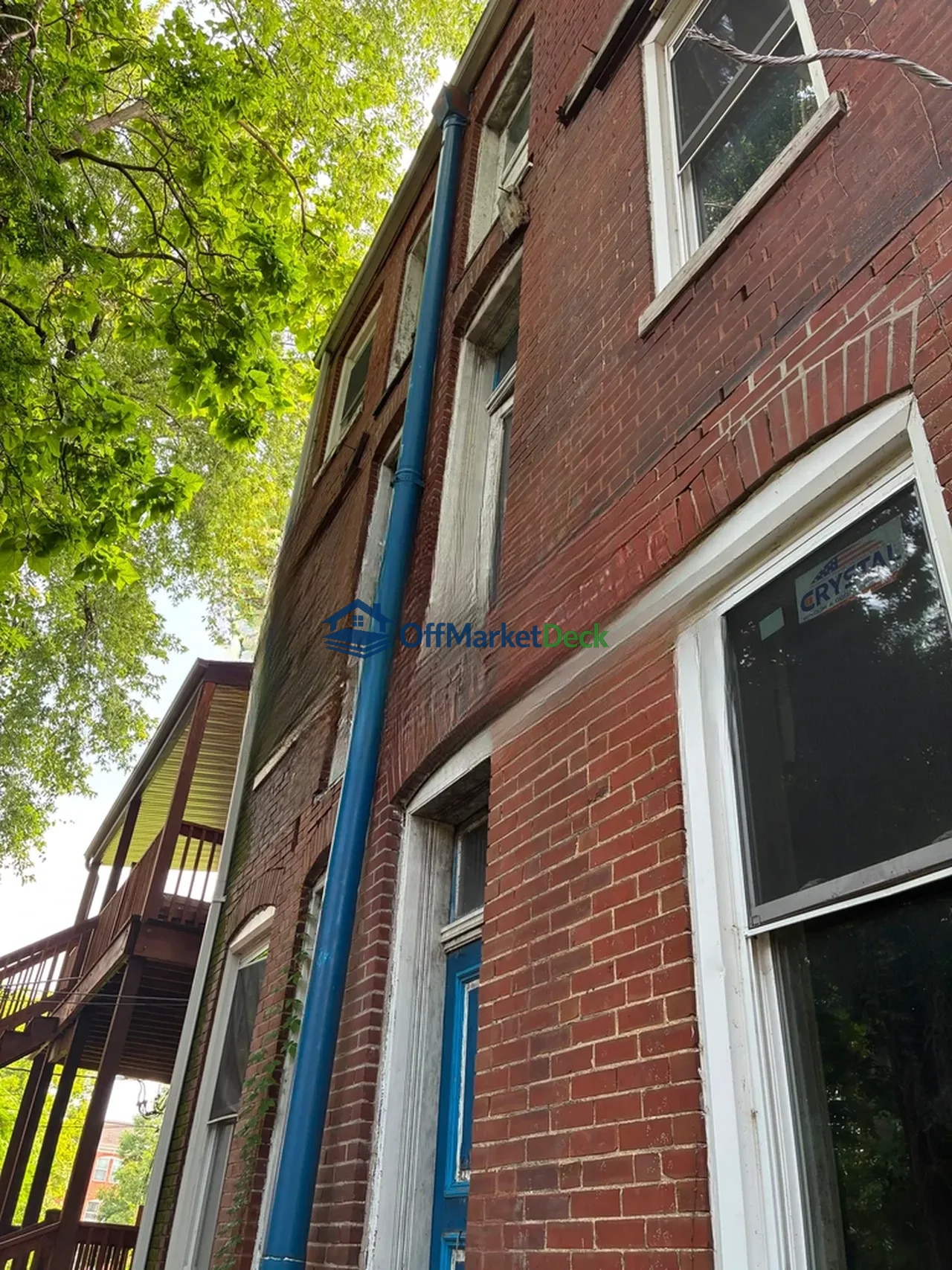 Off-market house in St. Louis, Missouri — 6 beds, 4 baths, $159,900 — photo 4 of 8