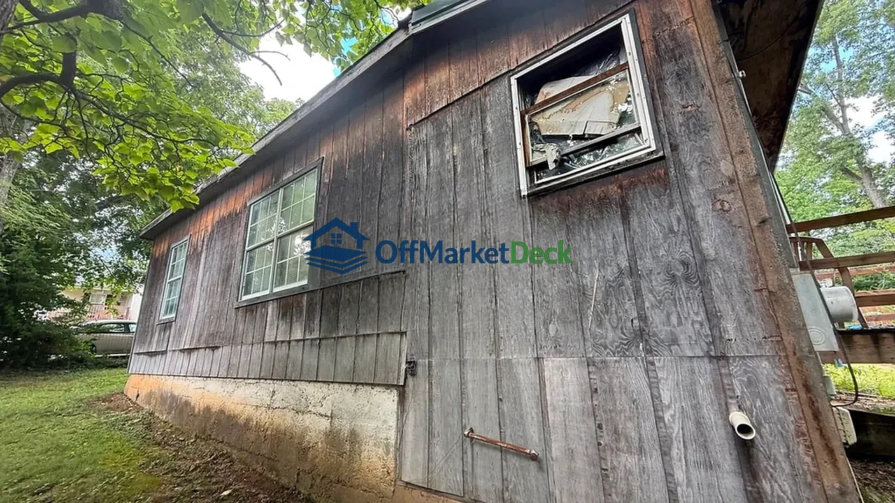 Off-market house in De Soto, Missouri — 2 beds, 1 bath, $59,900 — photo 4 of 8