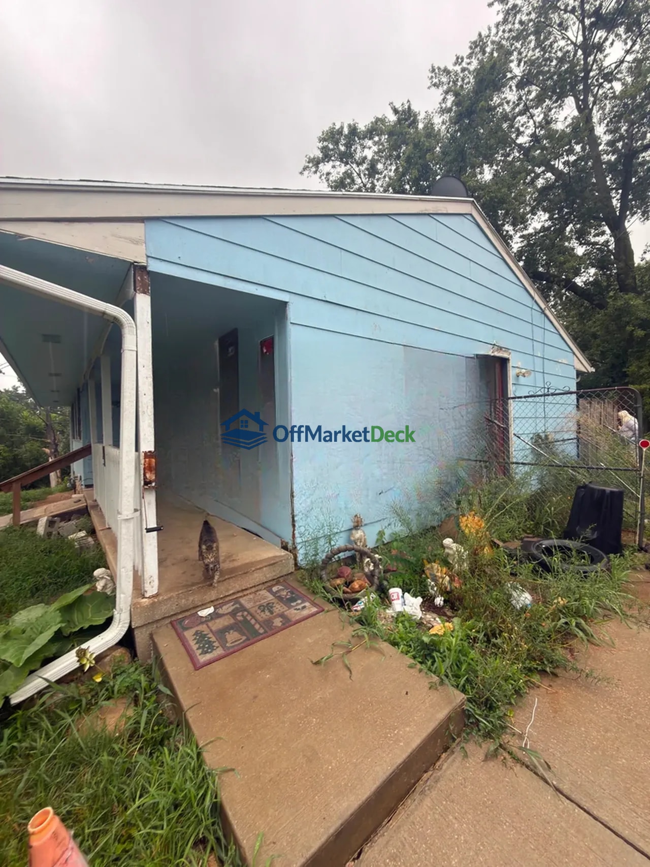 Off-market house in Kansas City, Missouri — 3 beds, 2 baths, $66,900 — photo 3 of 8