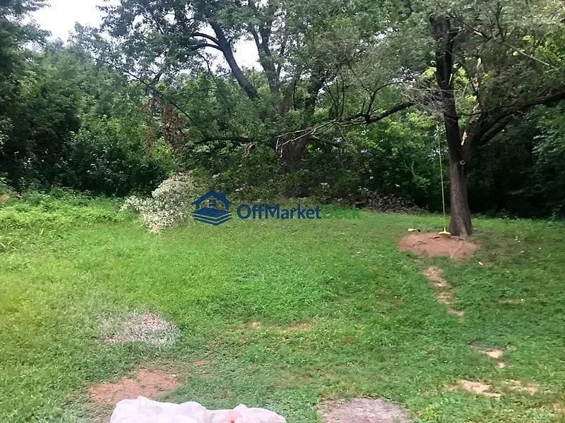 Off-market house in Kansas City, Kansas — 2 beds, 1 bath, $84,900 — photo 8 of 8
