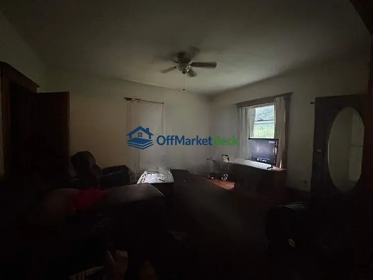 Off-market house in New Concord, Ohio — 4 beds, 1 bath, $155,000 — photo 6 of 8