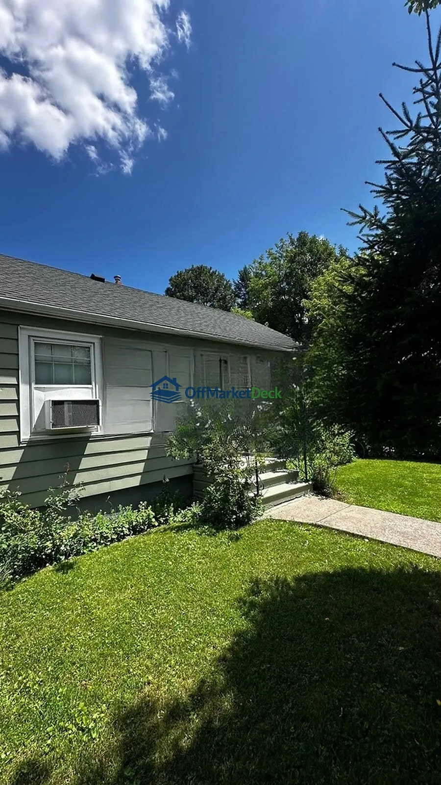 Off-market house in Rochester, New York — 4 beds, 1 bath, $94,900 — photo 2 of 8
