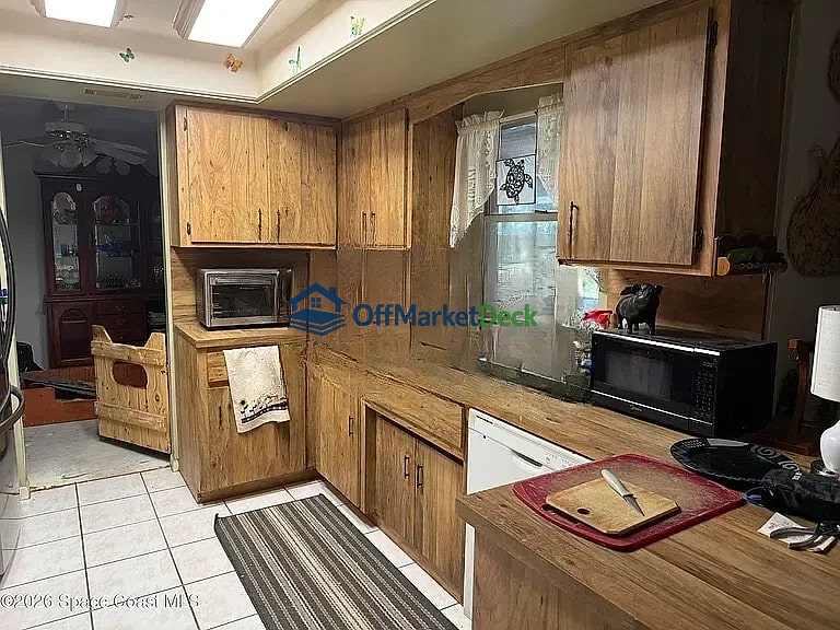 Off-market house in Palm Bay, Florida — 3 beds, 2 baths, $245,000 — photo 4 of 6