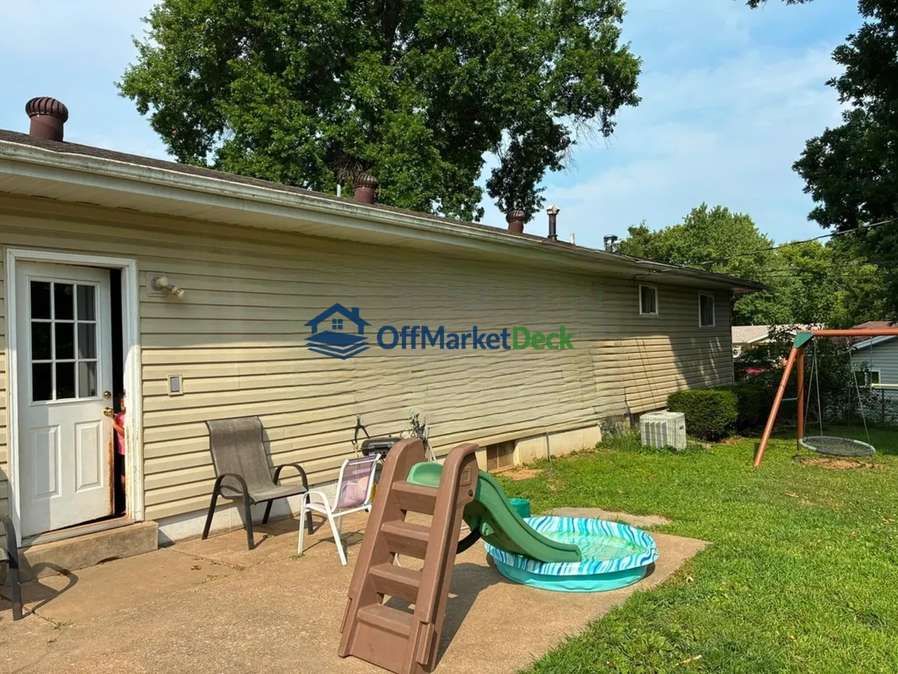 Off-market house in O'Fallon, Missouri — 3 beds, 2.5 baths, $244,900 — photo 4 of 8