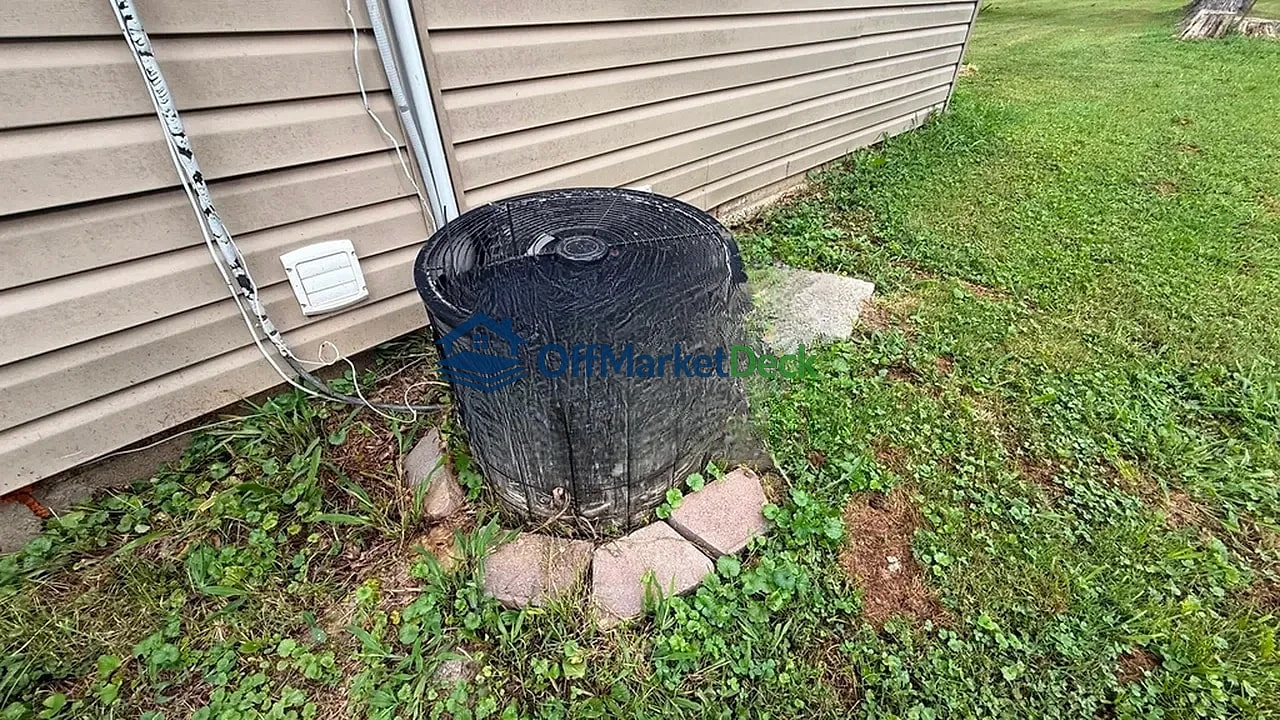 Off-market house in Pacific, Missouri — 3 beds, 1 bath, $99,900 — photo 6 of 8