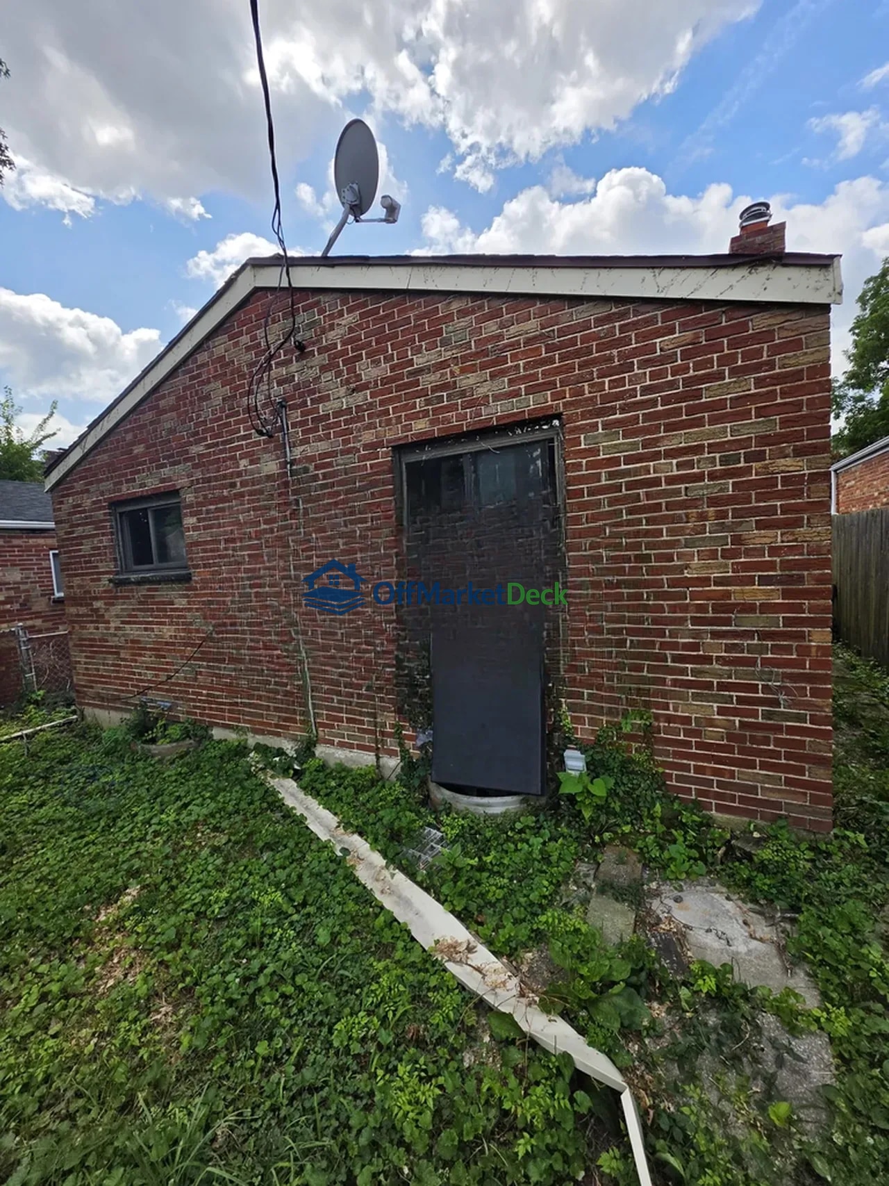 Off-market house in St. Louis, Missouri — 2 beds, 1 bath, $69,900 — photo 2 of 8