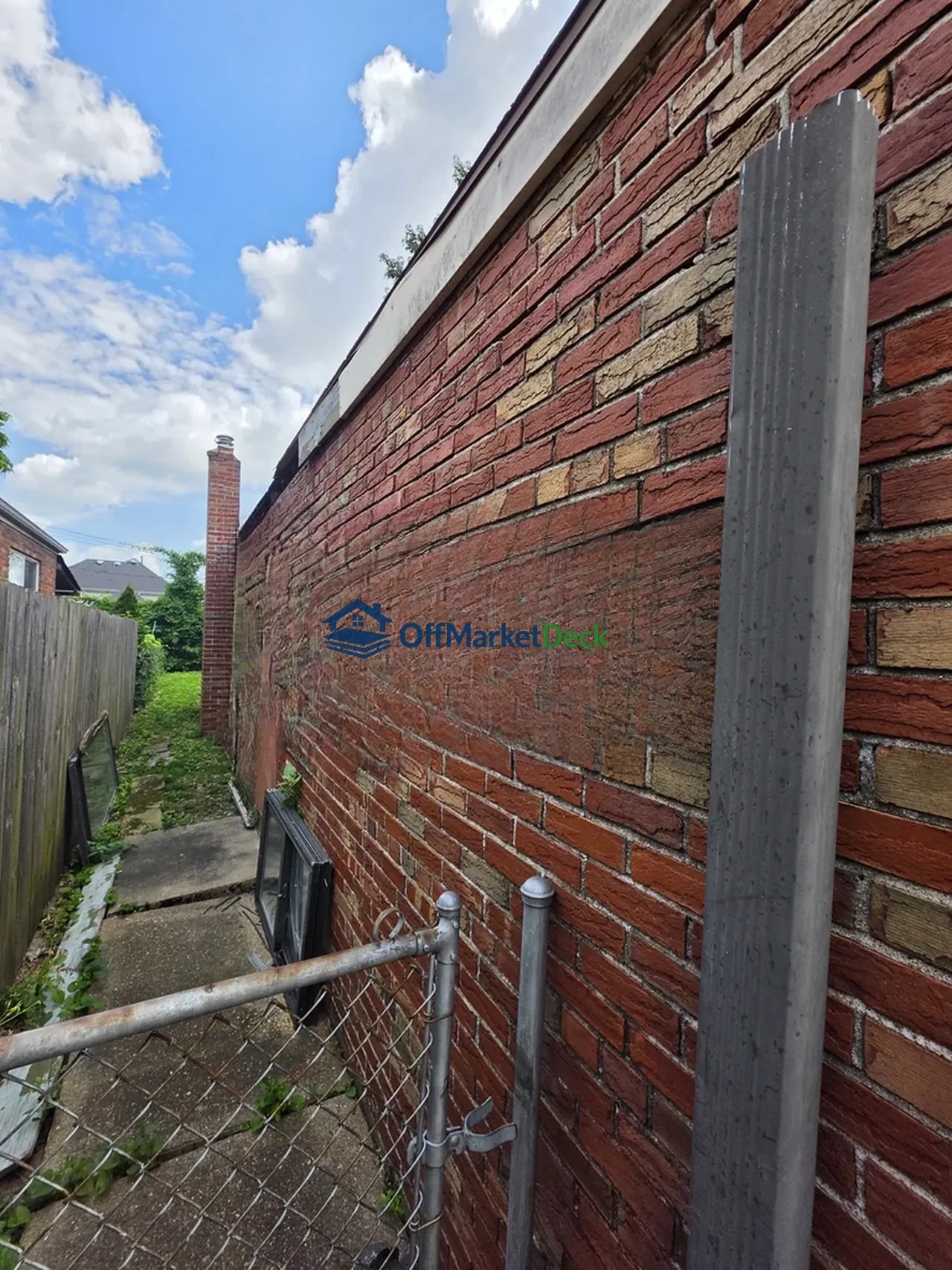 Off-market house in St. Louis, Missouri — 2 beds, 1 bath, $69,900 — photo 4 of 8