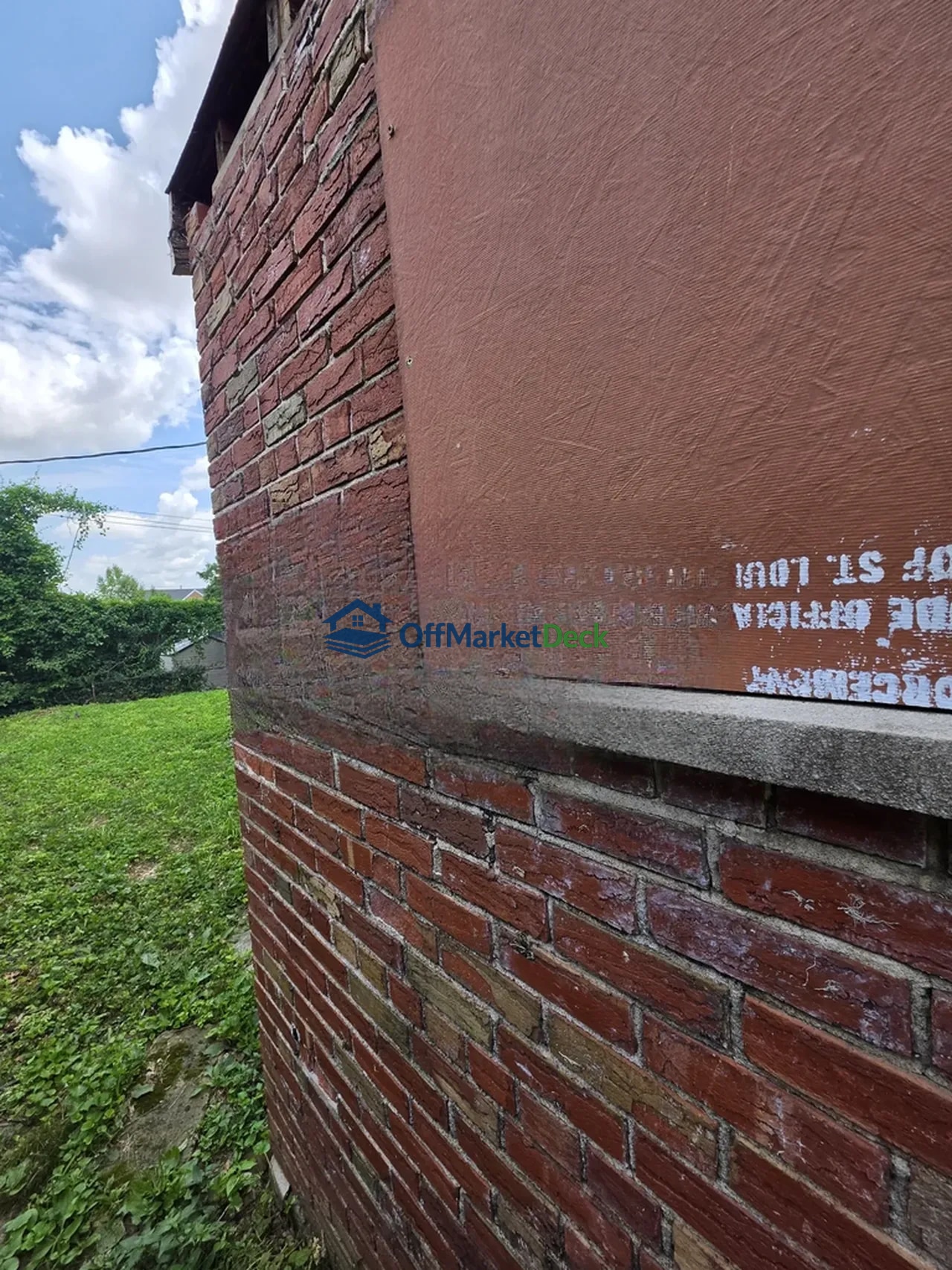 Off-market house in St. Louis, Missouri — 2 beds, 1 bath, $69,900 — photo 6 of 8