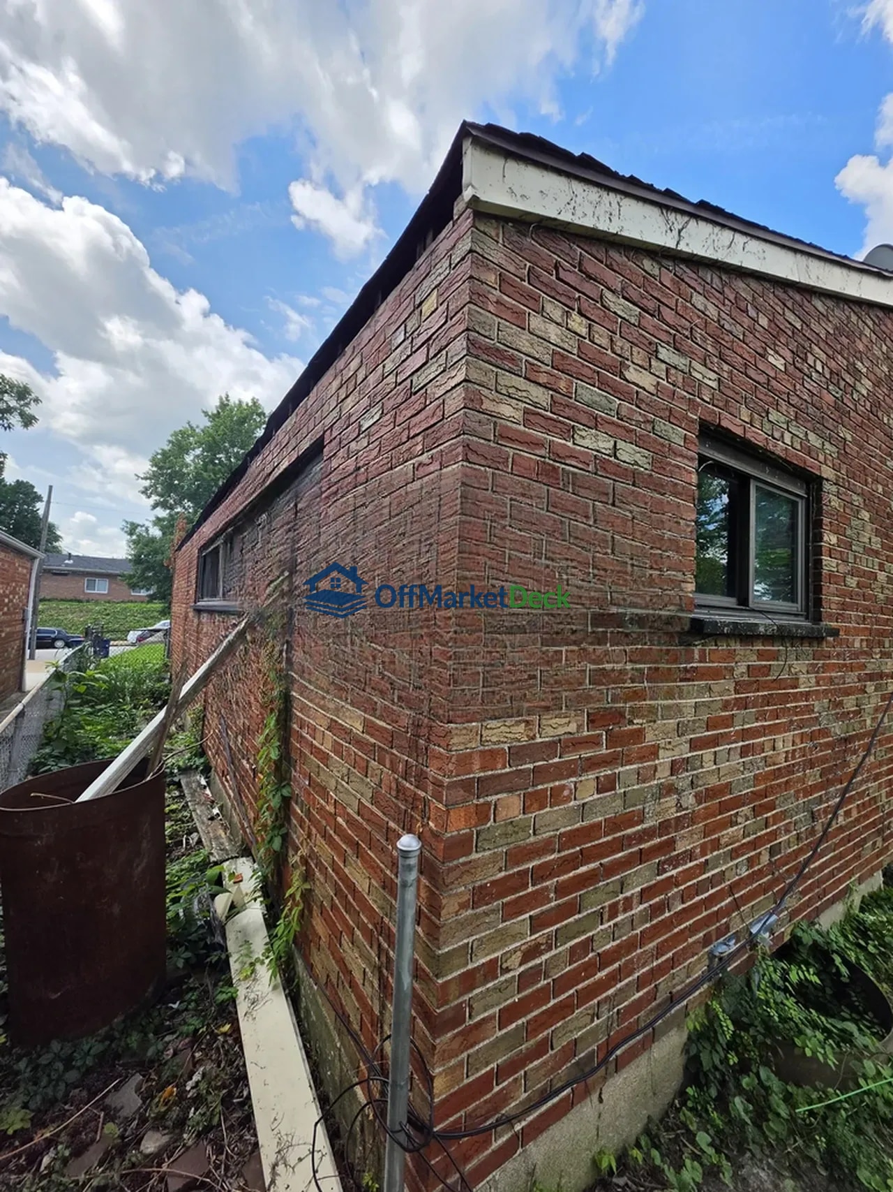 Off-market house in St. Louis, Missouri — 2 beds, 1 bath, $69,900 — photo 5 of 8