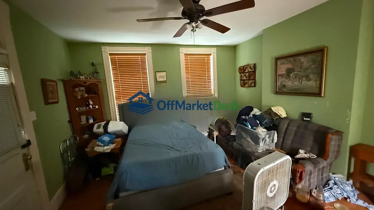 Off-market house in St. Louis, Missouri — 3 beds, 2 baths, $85,900 — photo 8 of 8