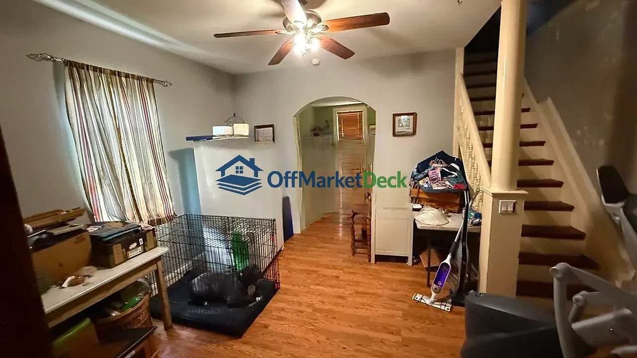 Off-market house in St. Louis, Missouri — 3 beds, 2 baths, $85,900 — photo 6 of 8