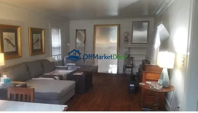 Off-market house in Gary, Indiana — 4 beds, 2 baths, $115,000 — photo 2 of 8