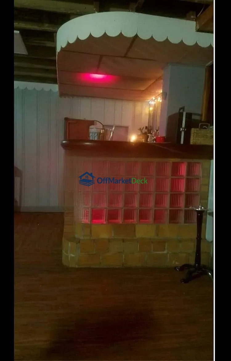 Off-market house in Gary, Indiana — 4 beds, 2 baths, $115,000 — photo 3 of 8