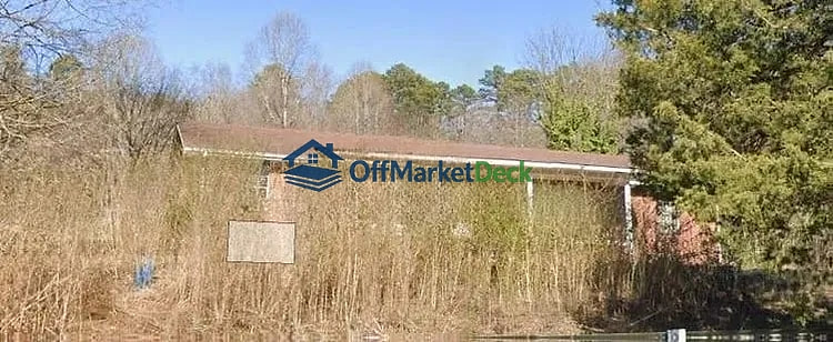 Off-market house in Clinton, Tennessee — 3 beds, 1 bath, $155,000 — photo 6 of 6