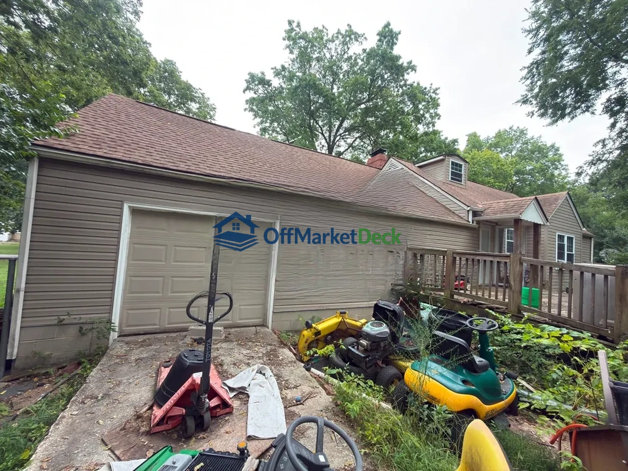Off-market house in Kansas City, Missouri — 4 beds, 2 baths, $144,900 — photo 3 of 8