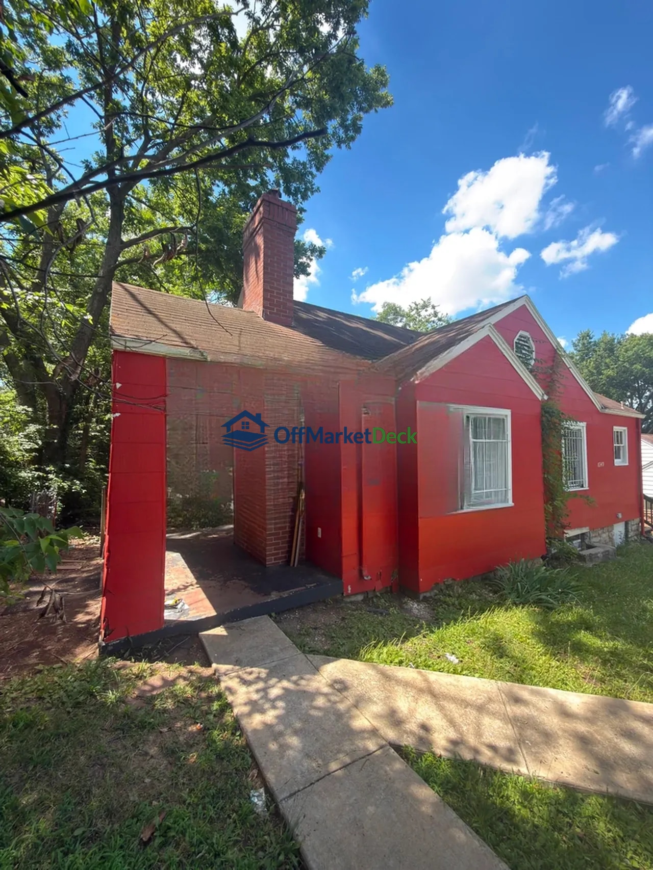 Off-market house in Kansas City, Missouri — 2 beds, 1.5 baths, $99,900 — photo 4 of 8