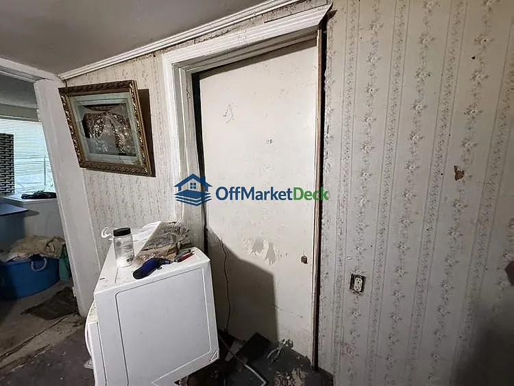 Off-market house in Gadsden, Alabama — 3 beds, 1 bath, $15,300 — photo 8 of 8